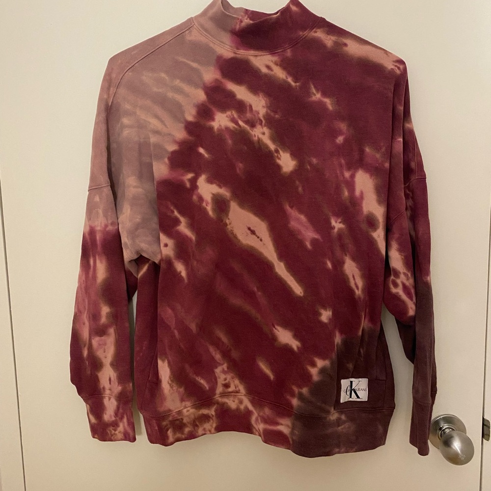 Calvin Klein Jeans Tie-Dye Crewneck Sweatshirt in Burgundy and Tan